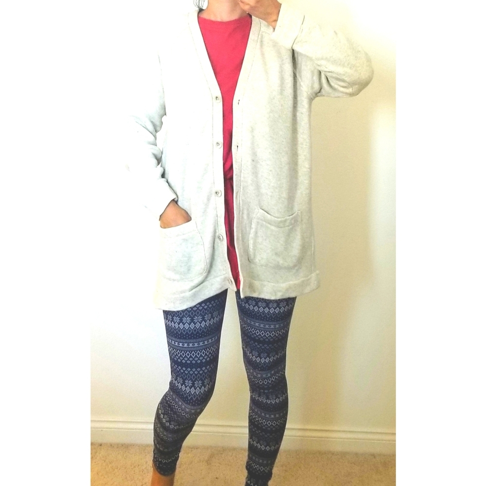 NWOT Snow Flakes Christmas leggins